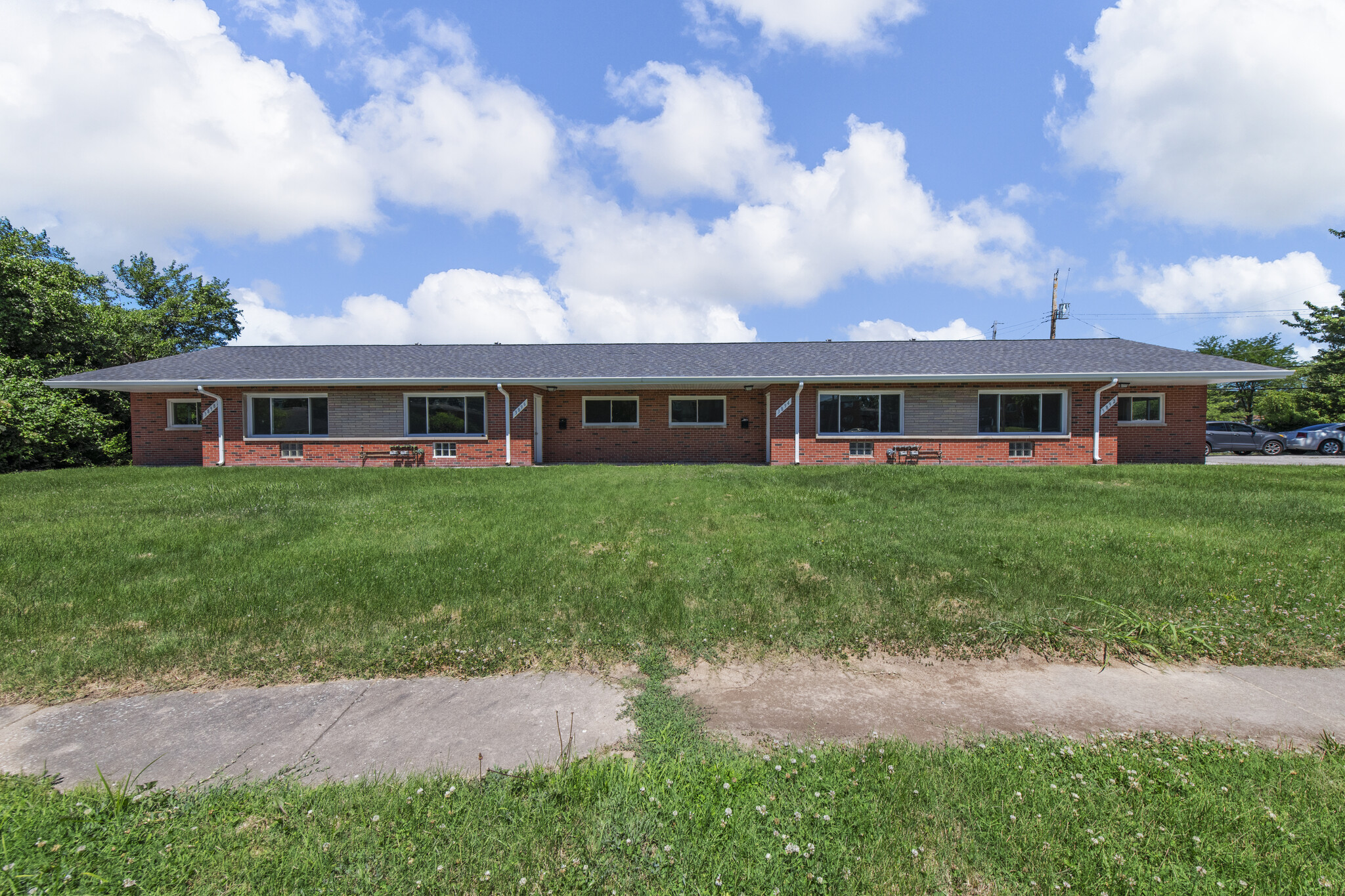 3892-98 Brittany Circle - 3892